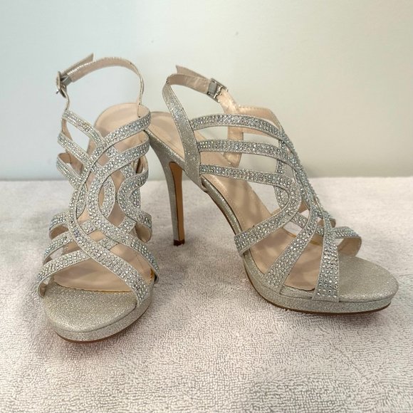 David's Bridal Silver Platform Strappy Heels, Size 8.5 - Picture 3 of 5